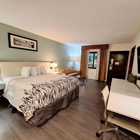Отель Garnet Waterfront Индианаполис Экстерьер фото